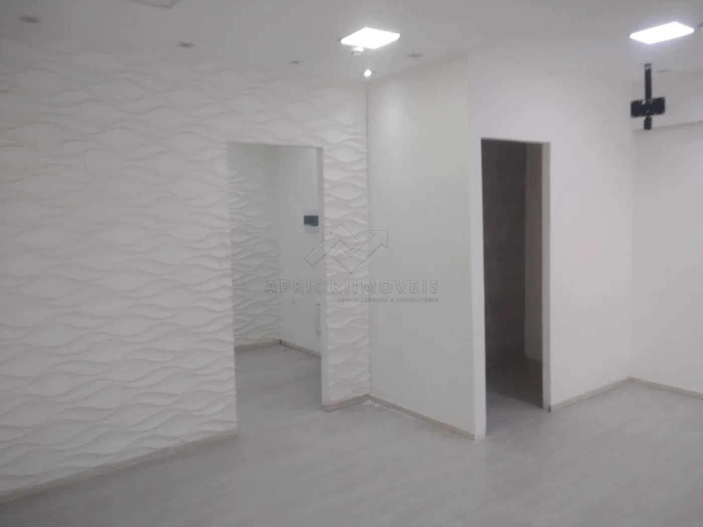 Alugar Comercial / Sala em São Bernardo do Campo R$ 1.500,00 - Foto 2