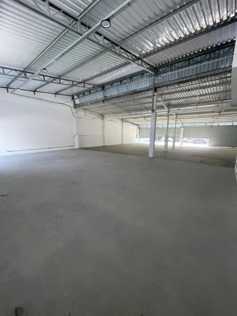 imagem 2 - Galpão com estacionamento à locação, 800m² no Rudge Ramos - São Bernardo do Campo, SP imagem 2 - Galpão com estacionamento à locação, 800m² no Rudge Ramos - São Bernardo do Campo, SP